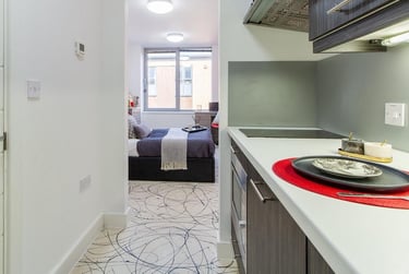 1 bed studio, Queens Terrace, City Centre, Southampton, SO143LR - Image 2